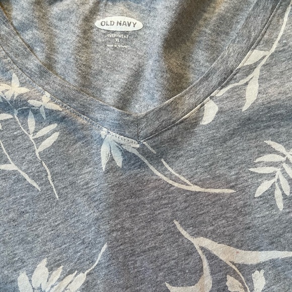 Old Navy Floral Tee Shirt - Picture 4 of 6
